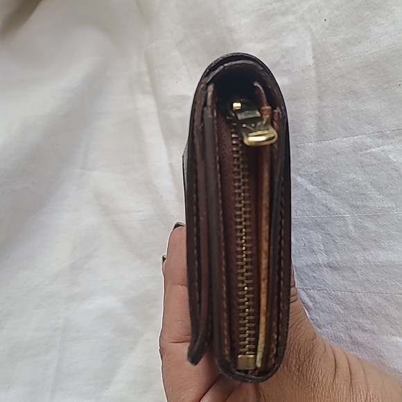 Louis Vuitton LV Monogram Tresor Wallet - Picture 4 of 14